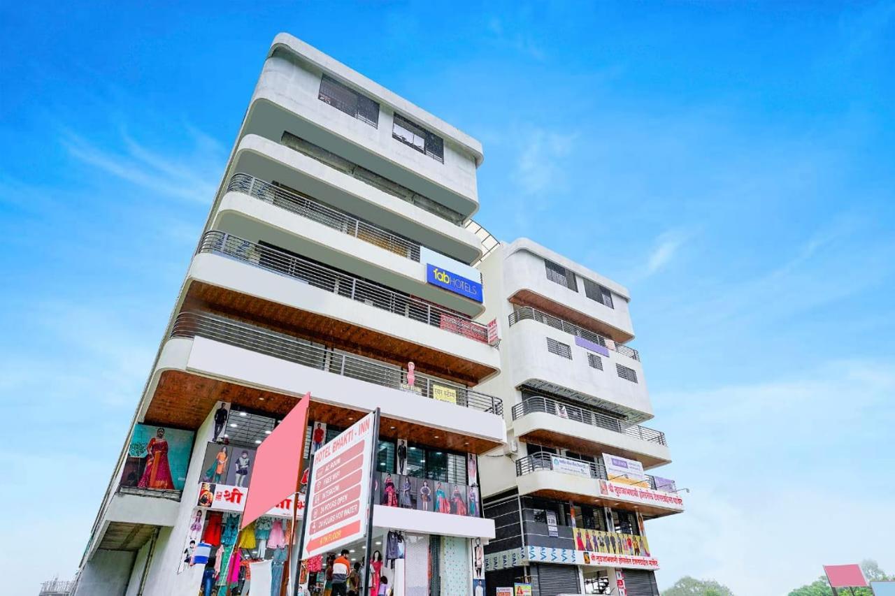 Hotel Bhakti Inn Нашик Екстериор снимка